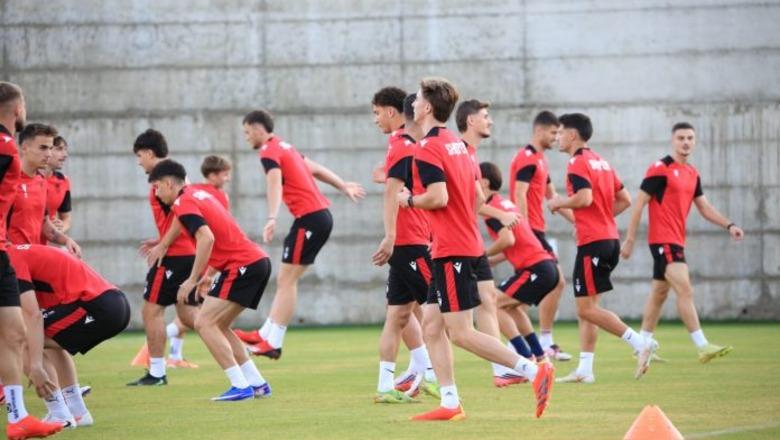 Evropiani U-21 në Shqipëri dhe Serbi, Kombëtarja e drejtuar nga Bushi miqësore kundër Luksenburgut