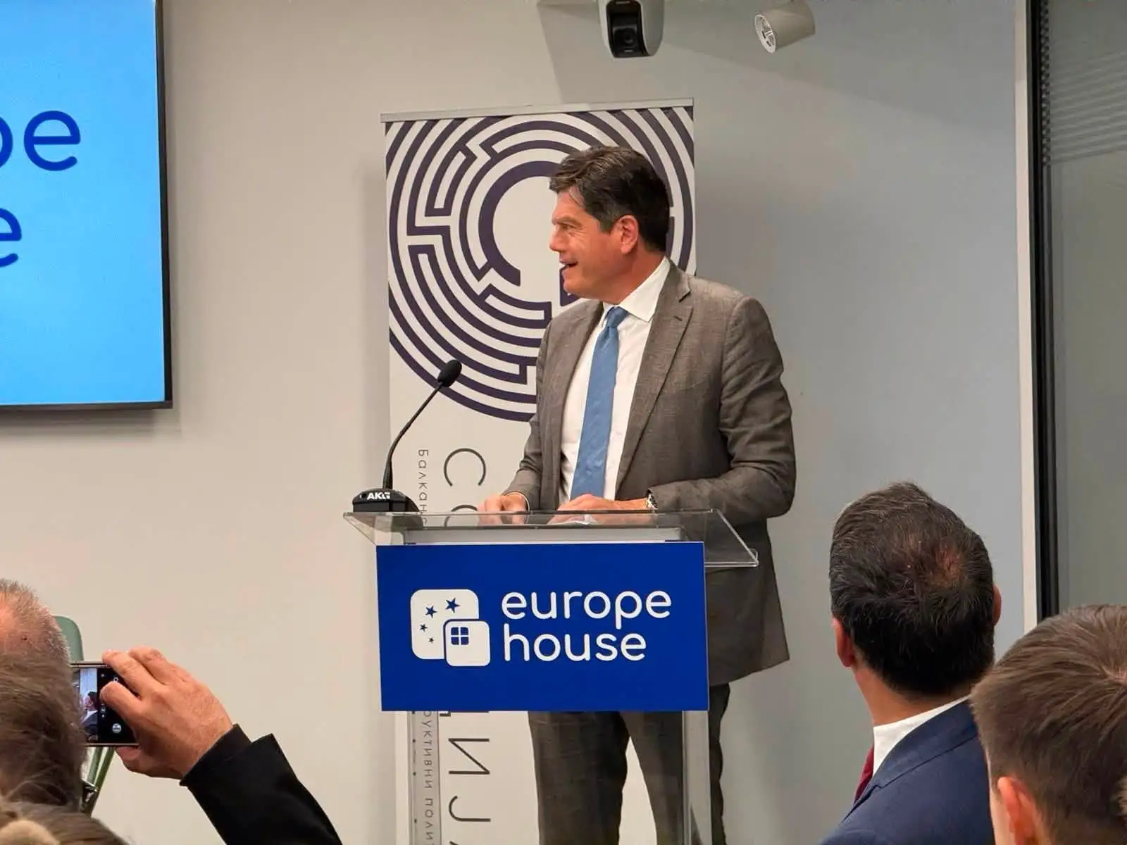 40 milionë euro shtesë për forcimin e kapaciteteve ushtarake të RMV-së, paralajmëroi euroambasadori Rokas